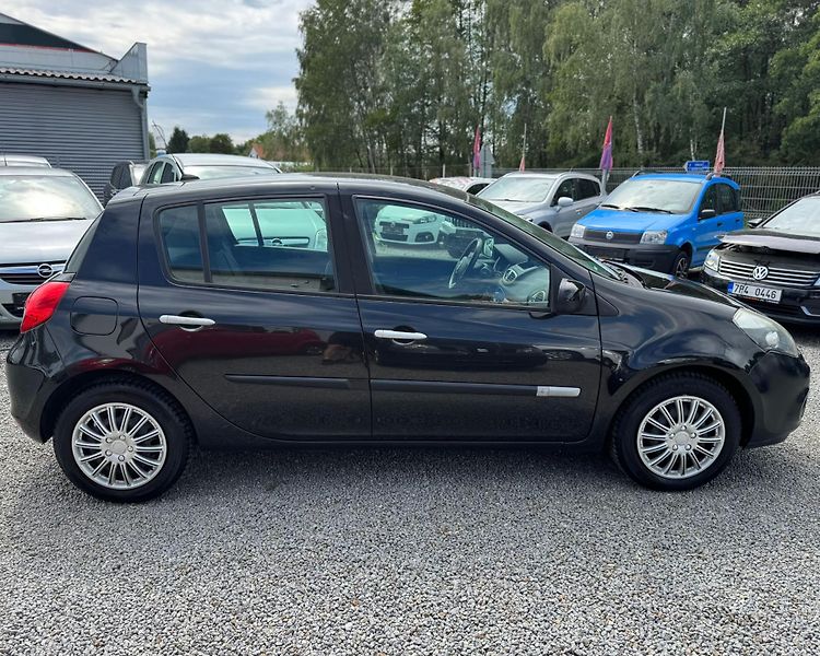 Renault Clio (2009) - fotka 7 z 14