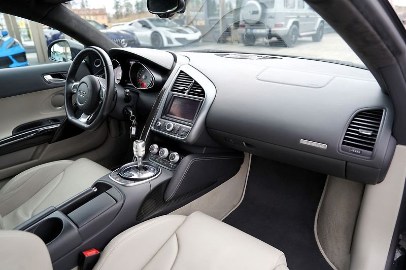 Audi R8 4.2 TFSI/Quattro/ČR/520PS !!!! - fotka 26 z 34