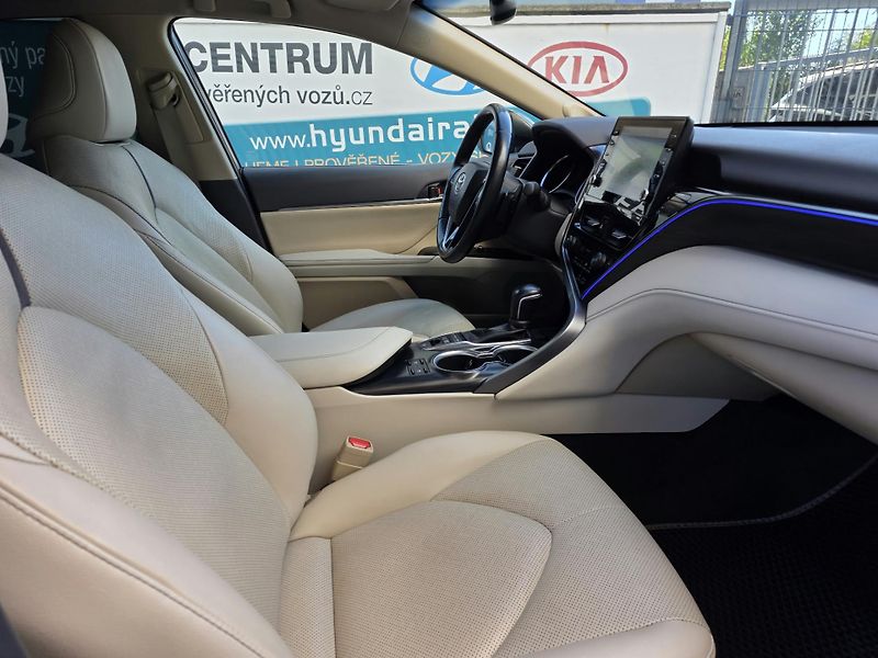 Toyota Camry 2.5-VIP-EXECUTIVE-HYBRID - fotka 12 z 13