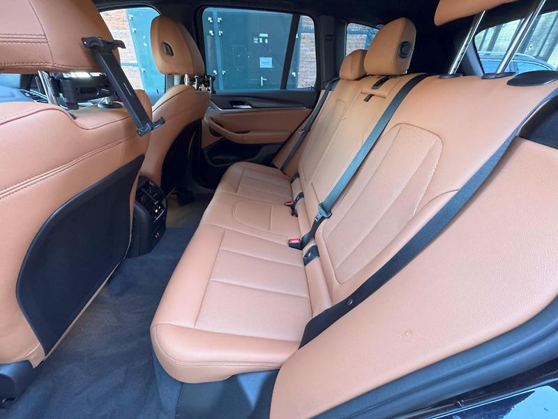 BMW X3 (2024) xDrive20d M paket + tažné - fotka 15 z 34