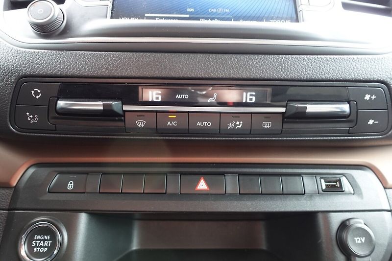 Toyota ProAce ZLEVNĚNO 2,0D-4D 130kW A/T L2 - fotka 22 z 35