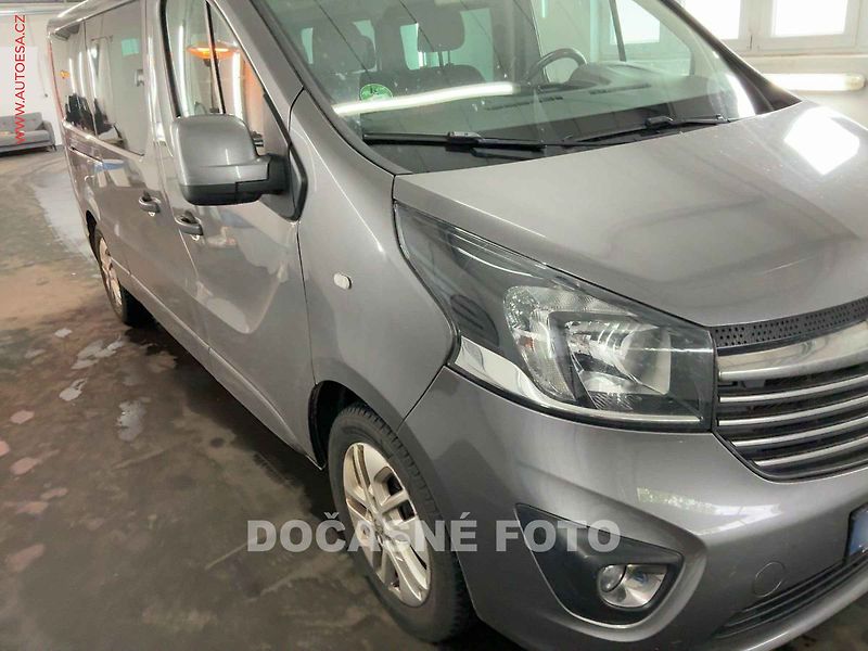 Opel Vivaro (2016) 1.6CDTi L2 9míst, 107kW, navi - fotka 1 z 8