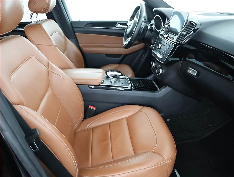 Mercedes-Benz GLE (2016) 350 d, 4X4, Automat - fotka 7 z 19