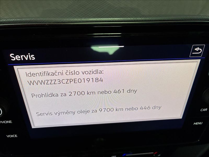 Volkswagen Passat 2,0 TAŽNÉ,KAMERA,APP-CONNECT - fotka 31 z 31