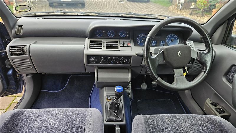 Renault Clio 2,0 16V RHD  WILLIAMS2 - fotka 16 z 21
