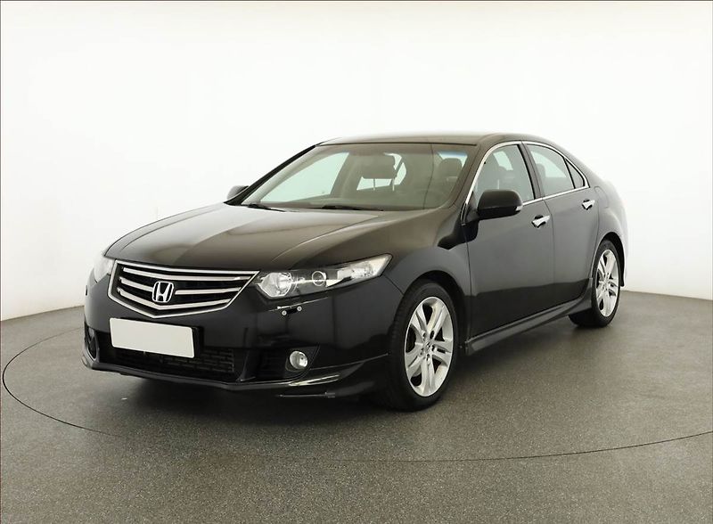 Honda Accord (2011) 2.2 i-DTEC, ČR,1.maj - fotka 2 z 14