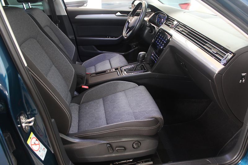 Volkswagen Passat (2023) 2.0TDI DSG Nez.Topení Matrix - fotka 24 z 39
