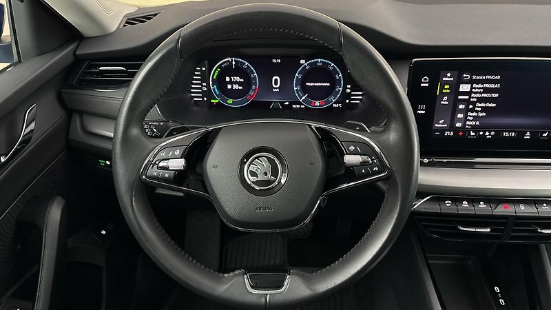 Škoda Octavia 1.4 TSI iV DSG Ambition - fotka 9 z 25