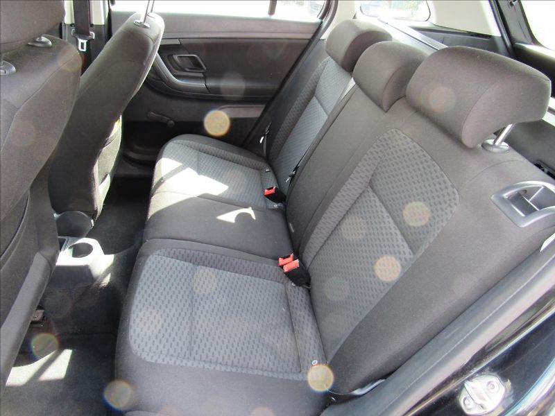 Škoda Fabia 1,2 TSi 63kW Combi - fotka 10 z 31