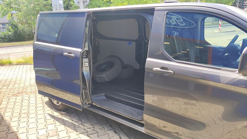Ford Transit Custom (2024) - fotka 17 z 24