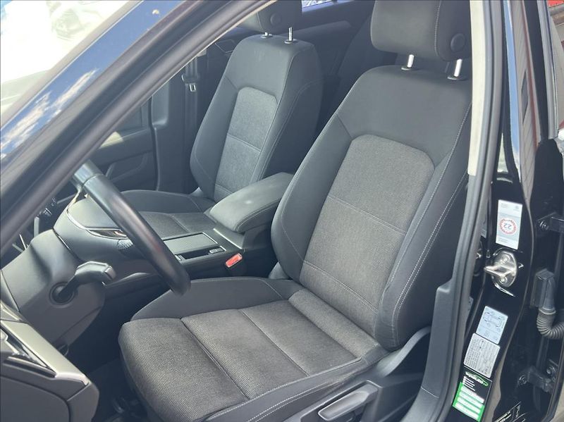 Volkswagen Passat 2,0 TDi MATRIX ComfortLine - fotka 9 z 28