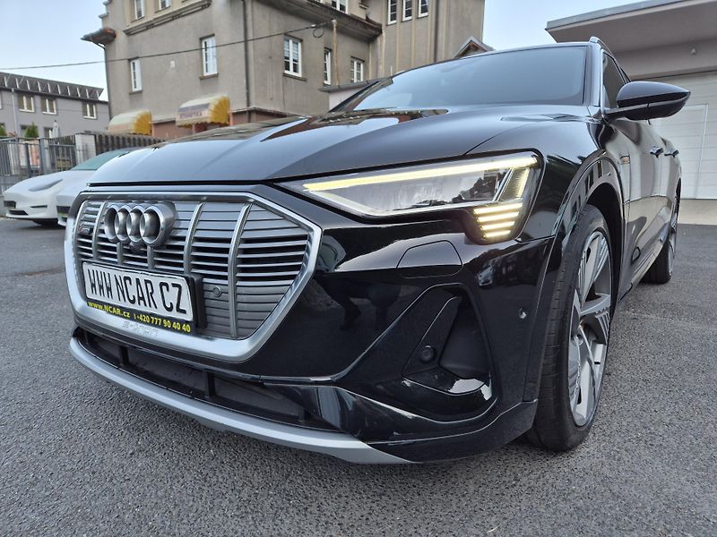 Audi e-tron ZAMLUVENO ! SOH 92% - fotka 43 z 44