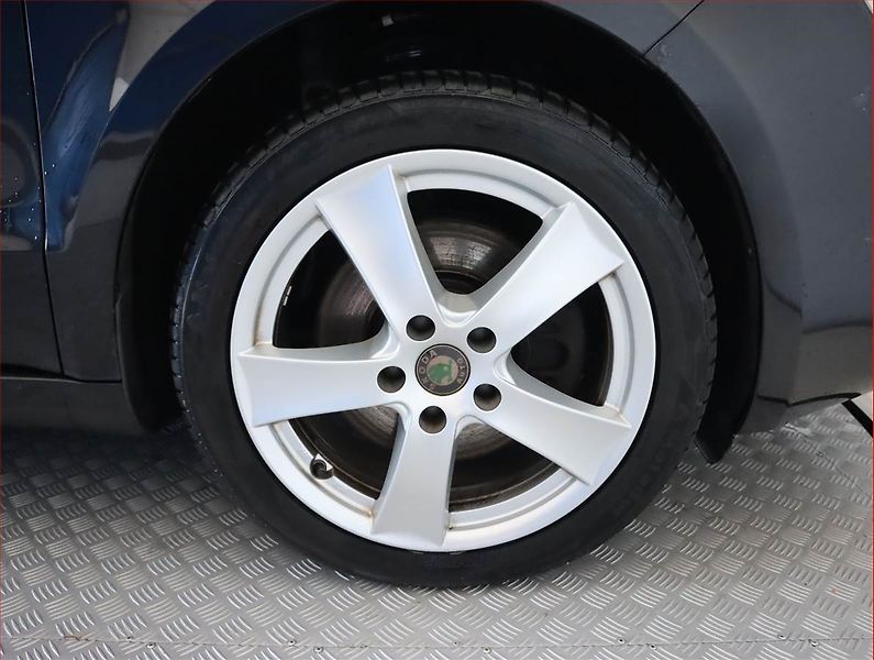 Škoda Superb (2012) 2.0 TDI, Automat, Tempomat - fotka 15 z 18