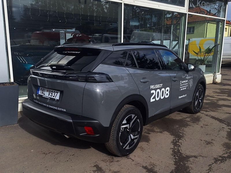 Peugeot 2008 (2025) ALLURE 1.2 TURBO 100k MAN6 - fotka 7 z 22