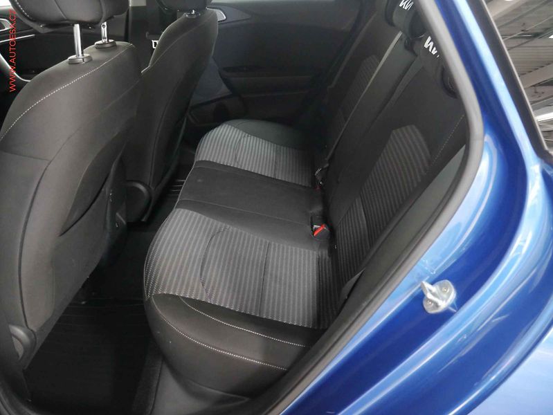 Kia Ceed (2023) 1.5 T- GDi, ČR, AC, kamera - fotka 10 z 21