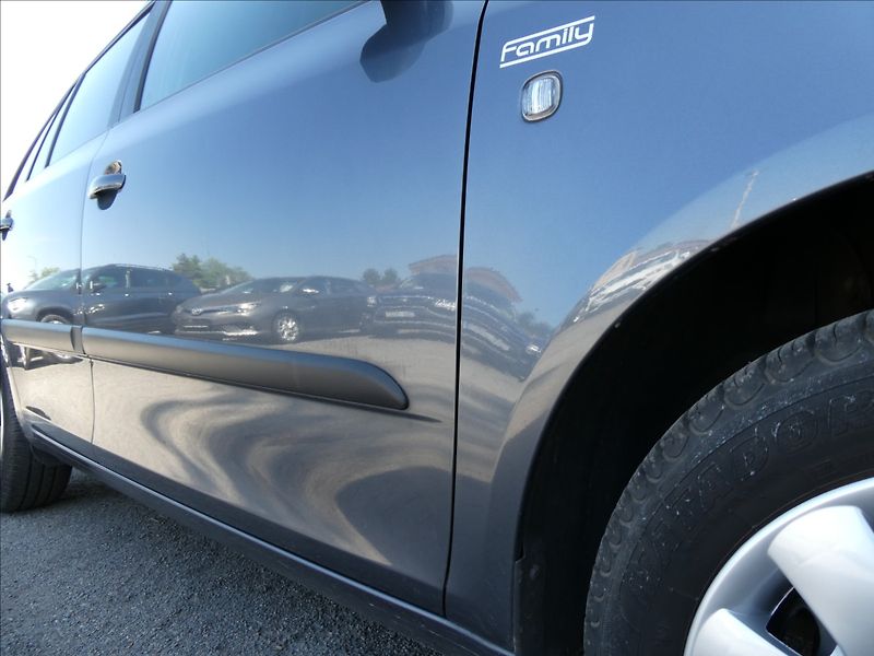 Škoda Fabia 1,2 TSi po servise,auto klima - fotka 12 z 48