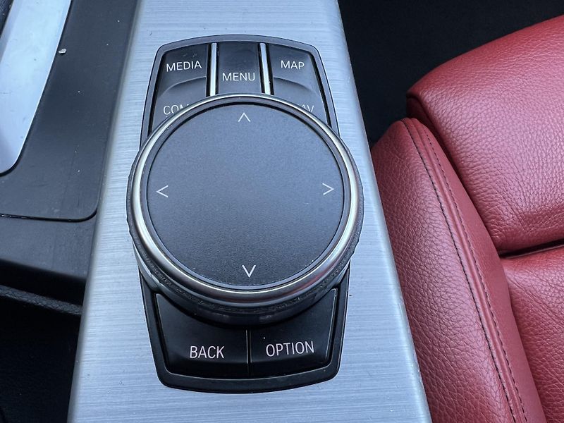 BMW Řada 3 320D M-PAKET X-DRIVE AUTOMAT - fotka 31 z 52