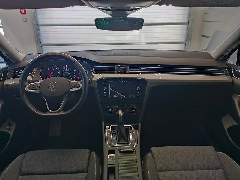 Volkswagen Passat Variant (2022) 2.0 TDI (110kW/150k) DSG, Busi - fotka 5 z 27