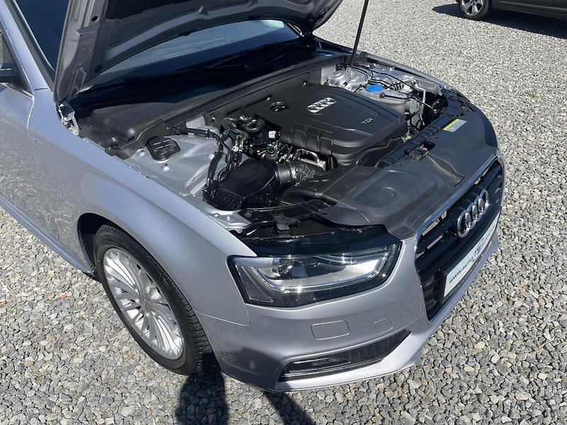 Audi A4 Avant 2.0TDi 120PS S-LINE AVANT TOP! - fotka 69 z 179