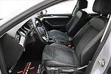 Volkswagen Passat 2,0 TDI 110 kW DSG Elegance Zá - náhled 13