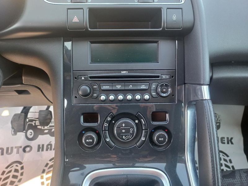 Peugeot 3008 (2009) 2.0HDi 110kW Panorama - fotka 18 z 20