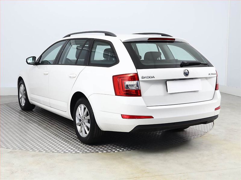Škoda Octavia (2015) Ambition 1.6 TDI, Tempomat - fotka 4 z 14