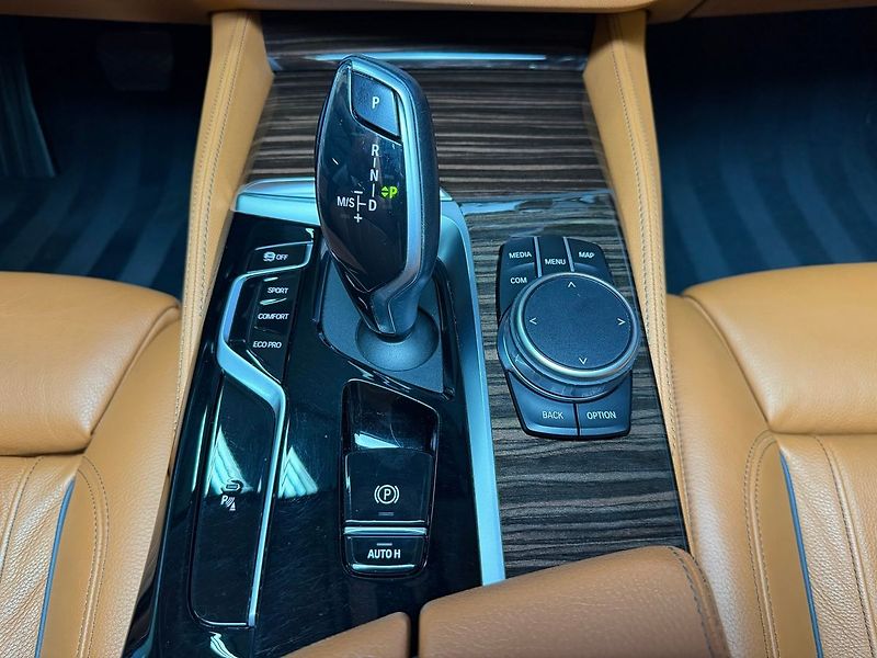 BMW Řada 5 540i xDrive LUXURY LINE, PANOR - fotka 23 z 30