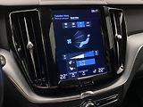 Volvo XC60 B4 AWD MOMENTUM REZERVACE - náhled 44