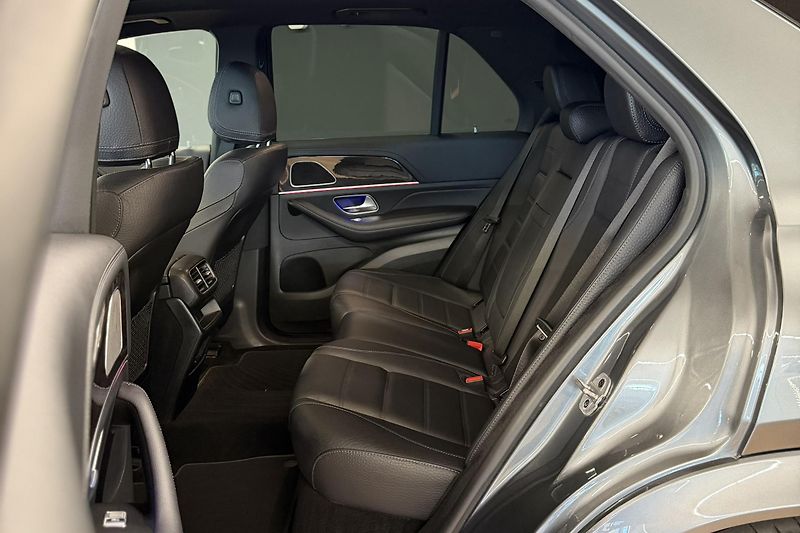 Mercedes-Benz GLE (2021) GLE 300d 4Matic AMG Line - fotka 19 z 94