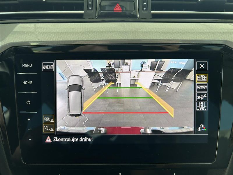 Volkswagen Passat 2,0   TDI 90kW,DSG,SERVISKA - fotka 18 z 31