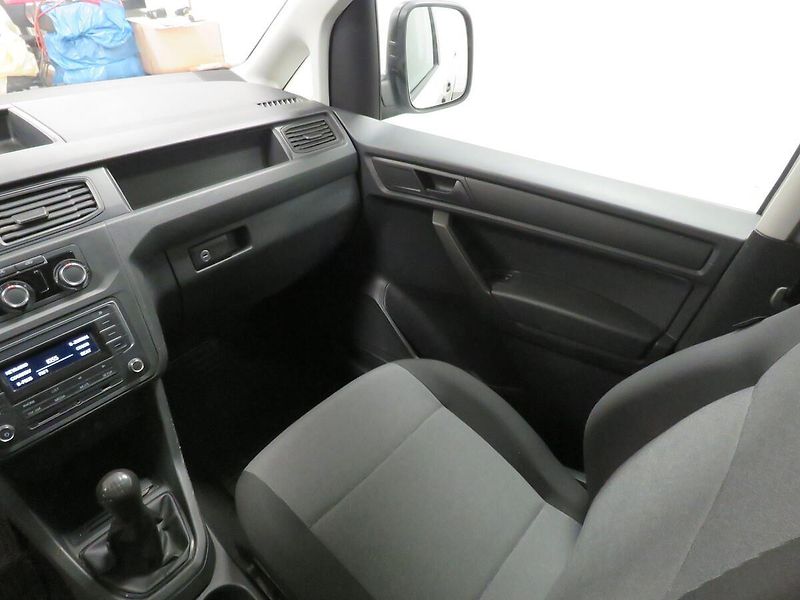 Volkswagen Caddy - fotka 14 z 21
