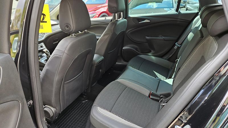 Opel Astra (2021) 1.2i Turbo 81kW  Elegance - fotka 10 z 37