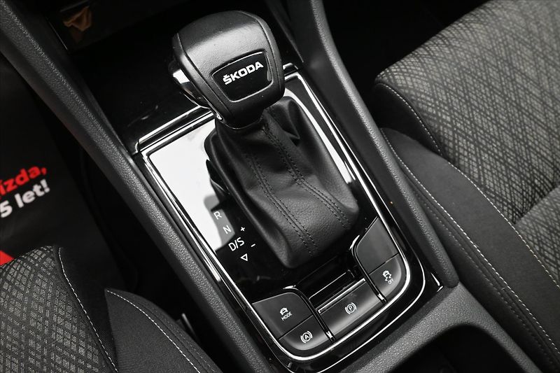 Škoda Karoq 1,5 TSI 110kW DSG Style Záruka - fotka 21 z 31