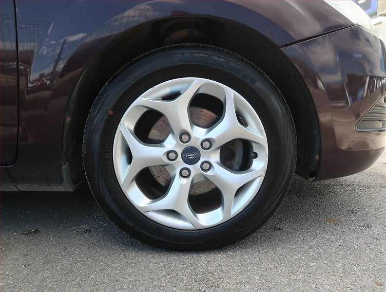 Ford Focus (2009) 1.6 16V, Serv.kniha, nová STK - fotka 14 z 16