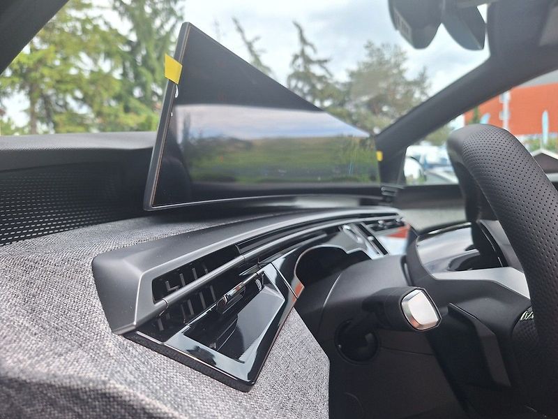Peugeot 3008 (2026) GT Hybrid 145 e-DCS6 - fotka 14 z 23