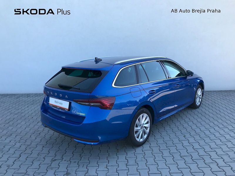 Škoda Octavia (2025) COMBI TOP SELECTION 1,5 TSI M- - fotka 2 z 28