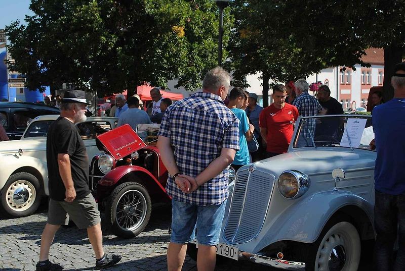 Veterány se sjely do Veselí nad Lužnicí na Selské Baroko 2023.