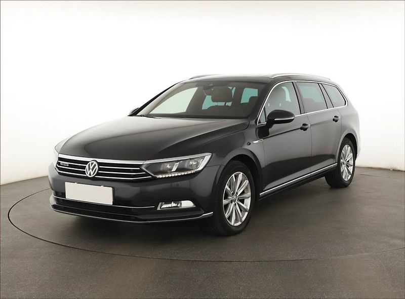 Volkswagen Passat (2018) Highline 2.0 TDI, 4X4 - fotka 2 z 20