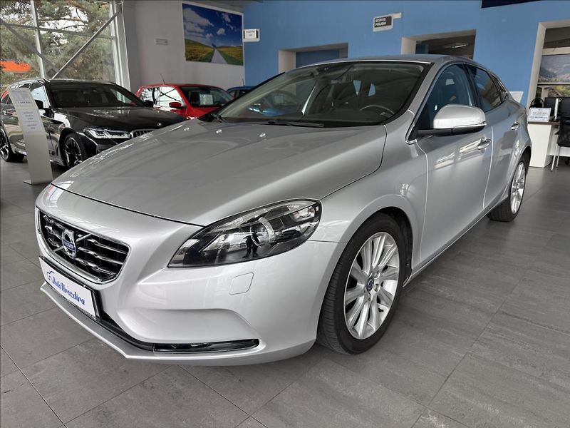 Volvo V40 2,0   D2 88kW,SERVISKA, - fotka 3 z 26