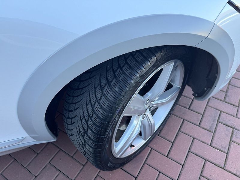 Volvo V90 (2018) 2.0D AWD Ocean Race LED - fotka 43 z 46