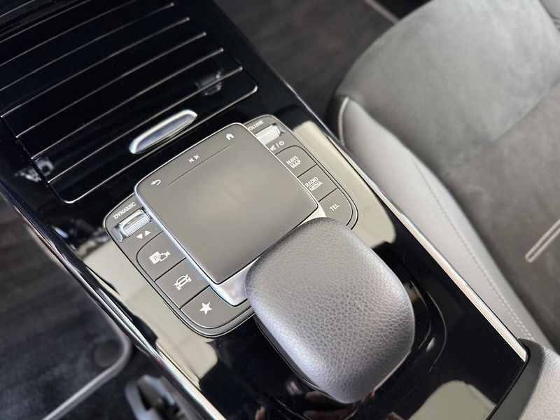 Mercedes-Benz CLA 250e AMG*160kW*Webasto*Panoram - fotka 24 z 40