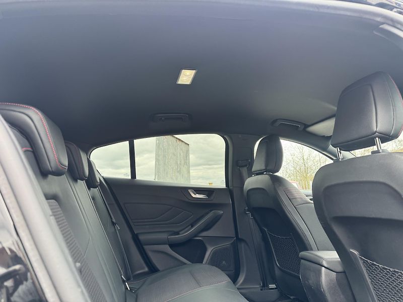 Ford Focus (2018) 2.0TDCi 110KW 1.Majitel ST  - fotka 24 z 34