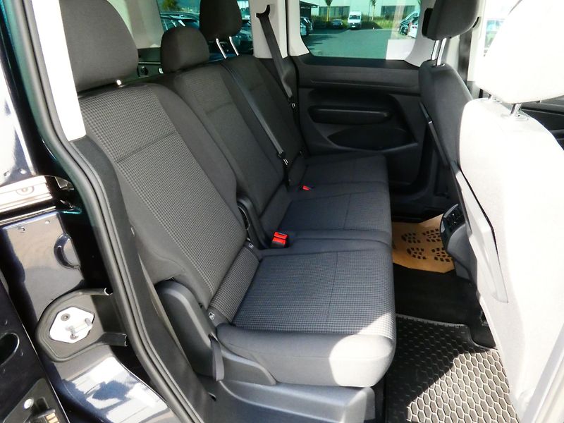 Volkswagen Caddy 2.0 TDI 4MOTION - fotka 20 z 30