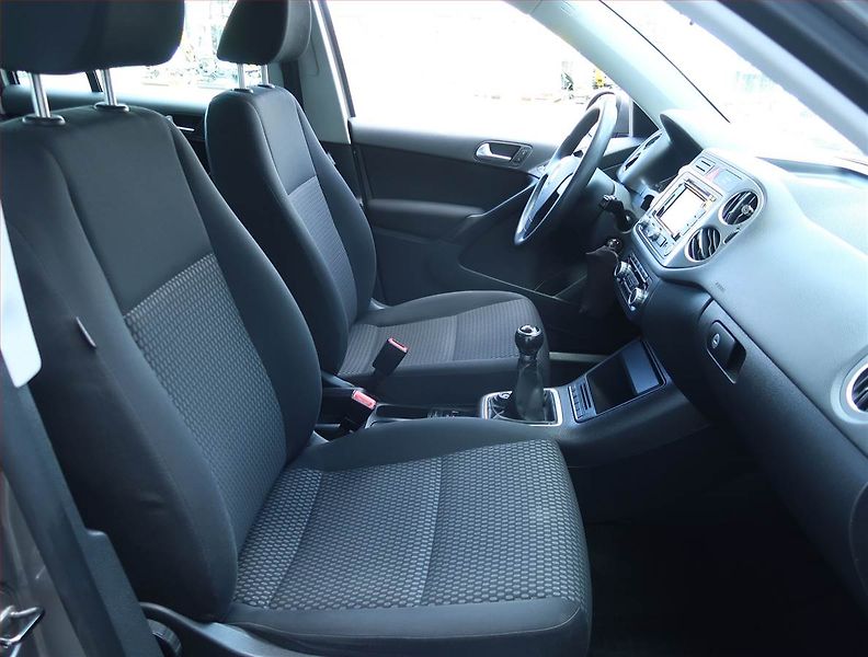 Volkswagen Tiguan (2010) 2.0 TDI, 4X4, Serv.kniha - fotka 9 z 17