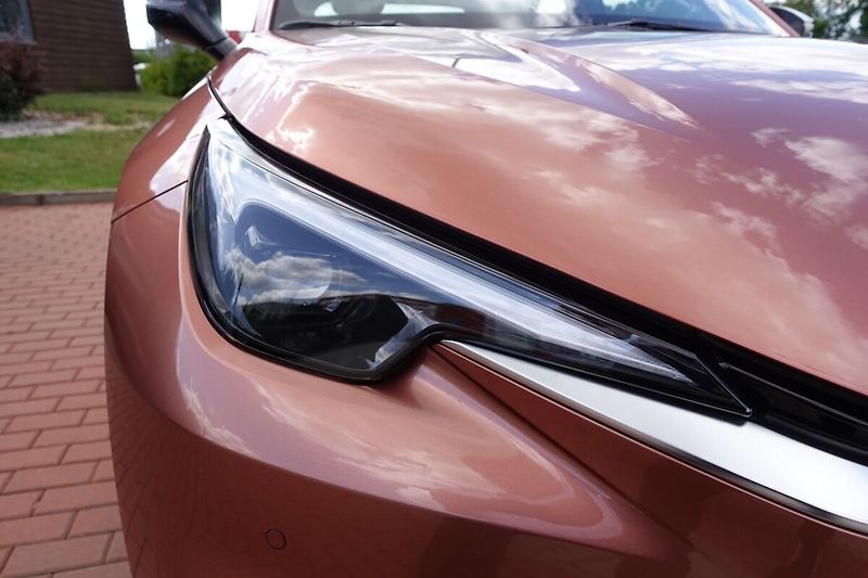Lexus LBX 1,5 HEV Elegant Tech - fotka 35 z 35