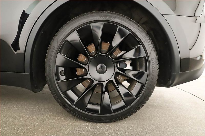 Tesla Model Y (2023) Long Range AWD 79kWh, SoH 91% - fotka 12 z 27