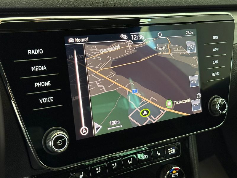 Škoda Superb 2.0TDI 110kW LED Webasto Tažné - fotka 27 z 40