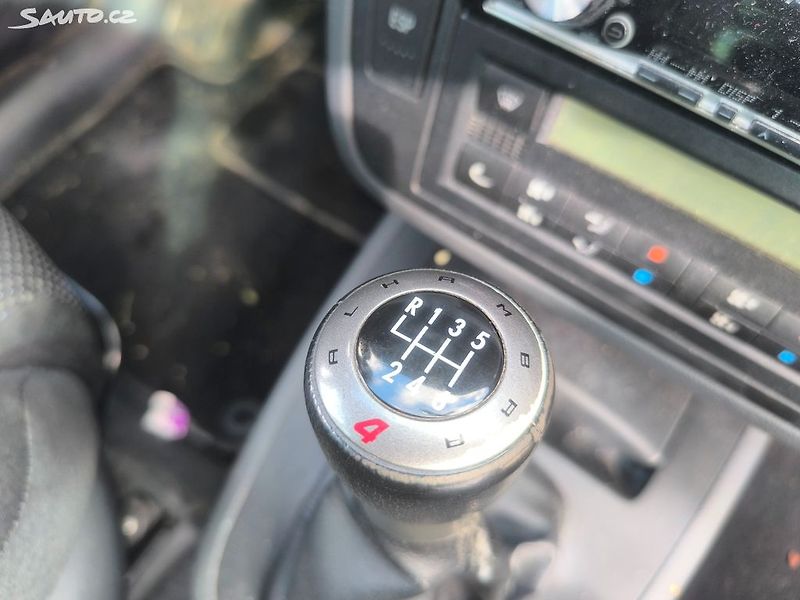 Seat Alhambra (2009) 4X4,1,9TDI,7M,TZ,KRÁSNÁ,1MAJ64 - fotka 12 z 27