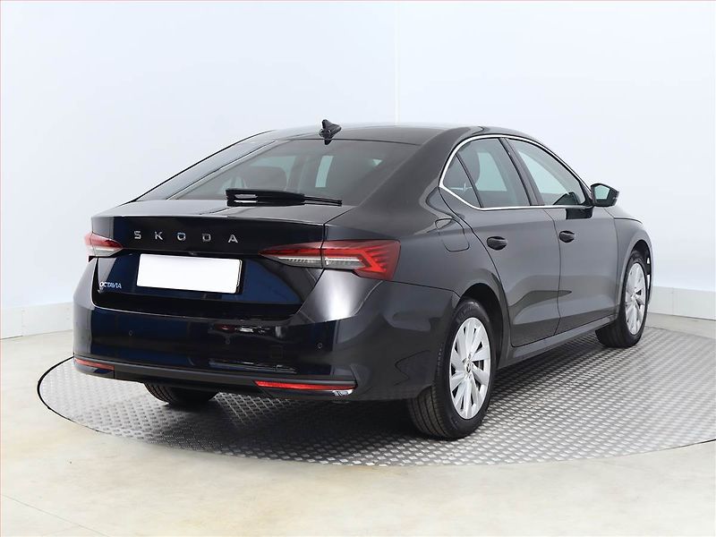 Škoda Octavia (2024) Top Selection 2.0 TDI - fotka 5 z 18