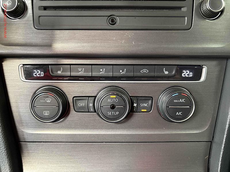 Volkswagen Golf (2013) 1.2 TSi, AC - fotka 14 z 16